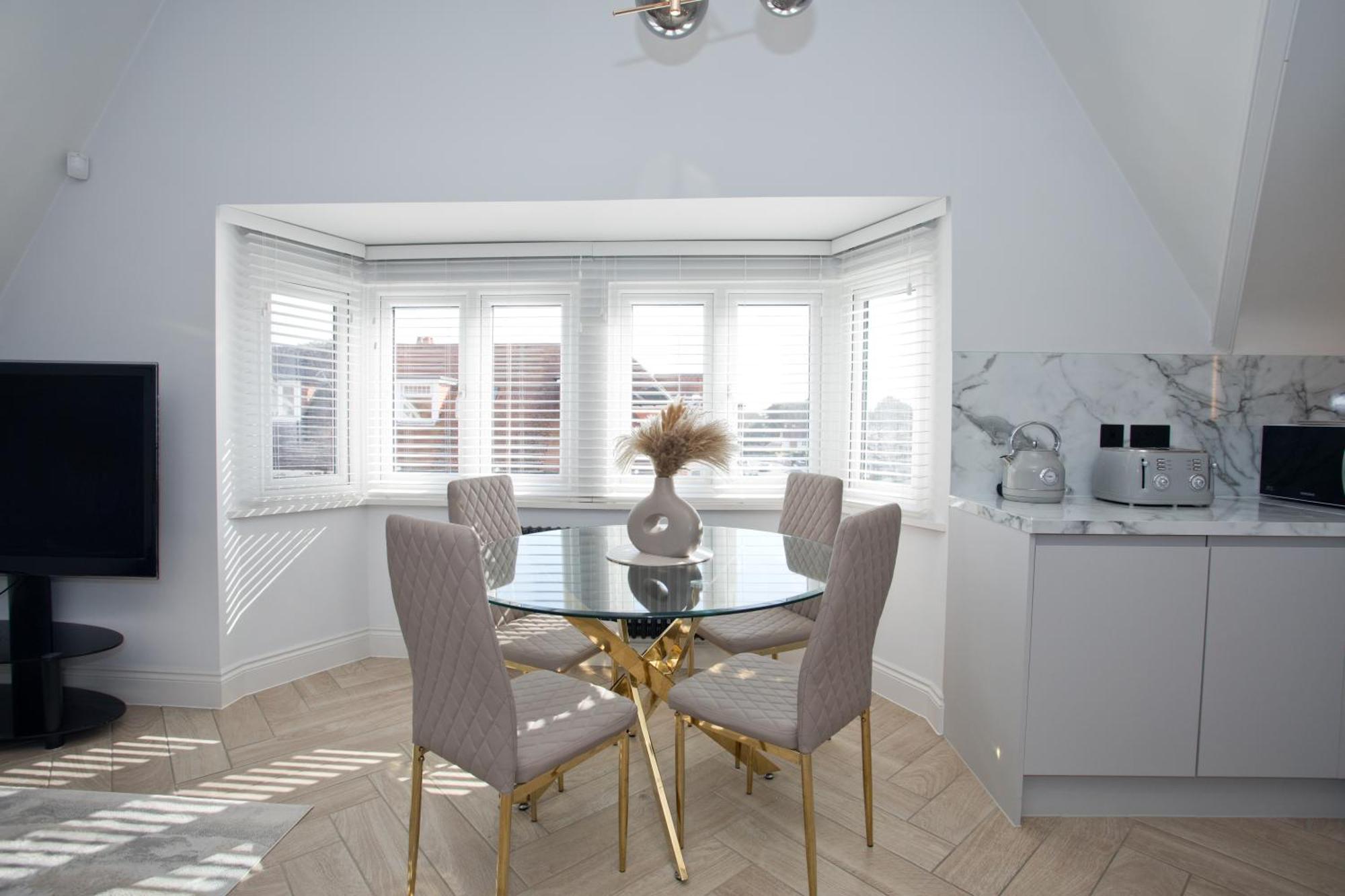 Ultra Stylish Apt Set In An Affluent Location Poole Dış mekan fotoğraf