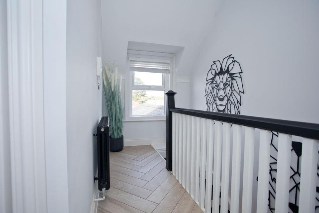 Ultra Stylish Apt Set In An Affluent Location Poole Dış mekan fotoğraf