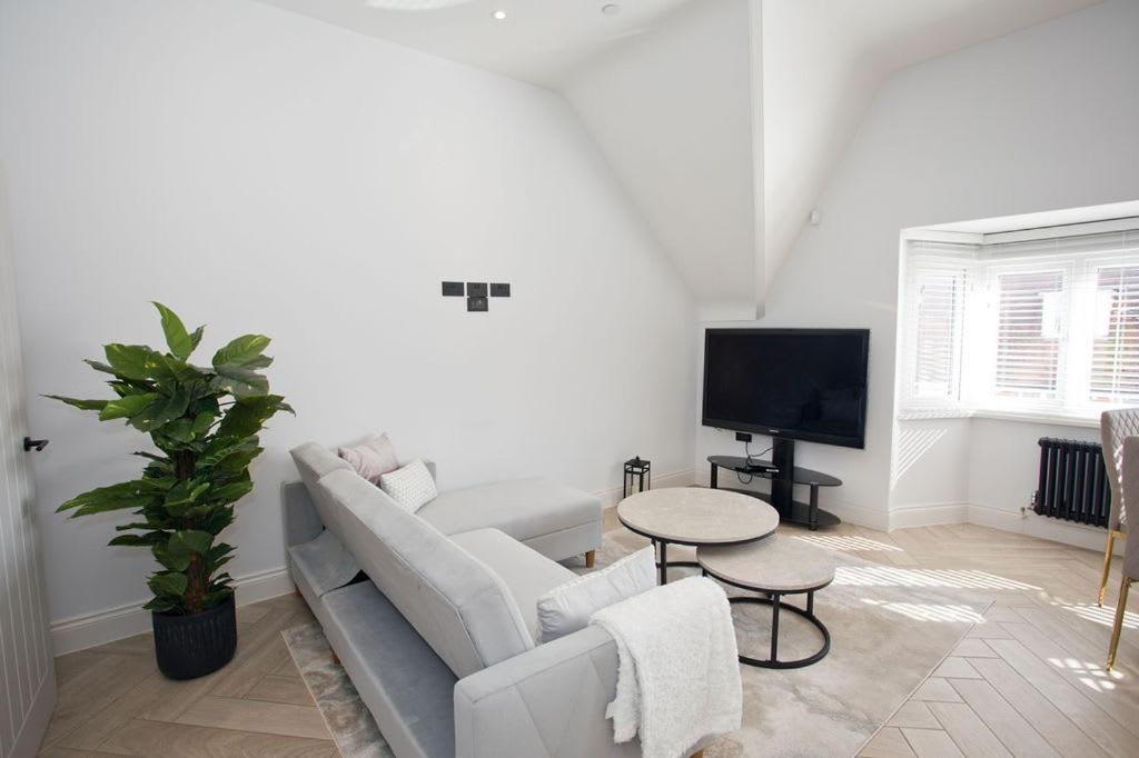 Ultra Stylish Apt Set In An Affluent Location Poole Dış mekan fotoğraf